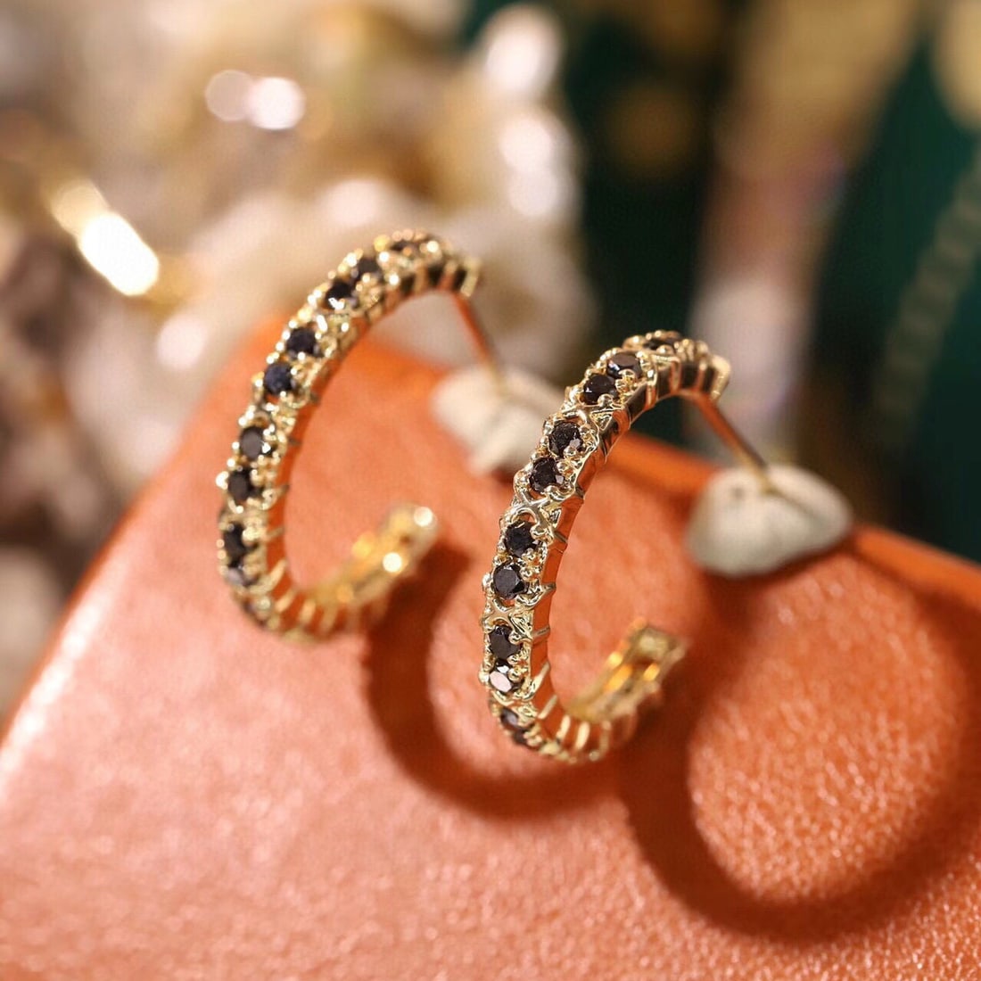 14k Gold 0.66 Ct Natural Black Diamond Earrings: Ref:231061163 // gold content:14k gold // main gemstone:black diamond // shape:round // carat weight:0. 66ct // color:black // treatment:natural // cut grade:g // Condition: New Low Estimate: 2000.00 