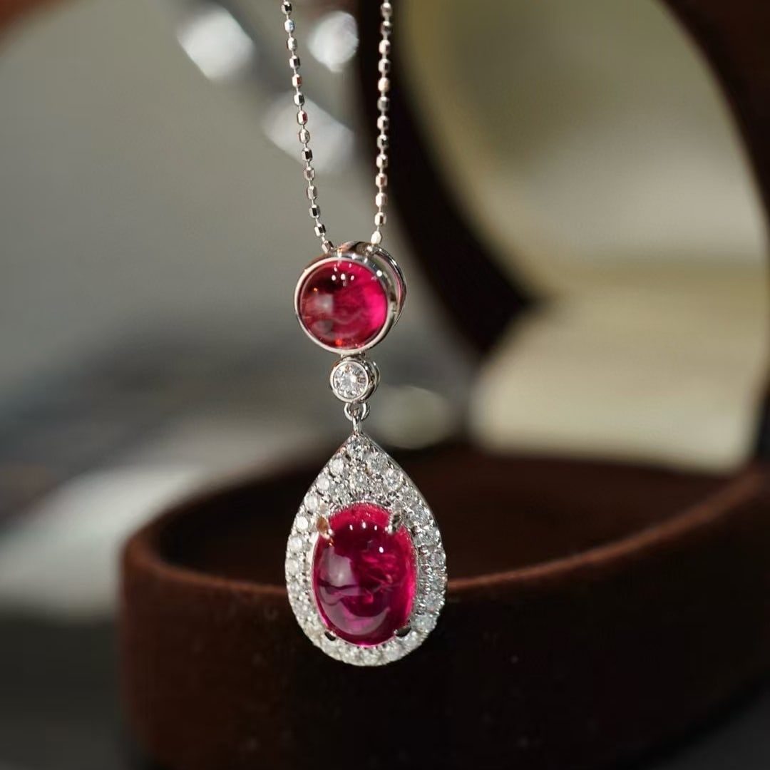 14k Gold 3 Ct Natural Tourmaline & Diamond Pendant( Without Chain ): Ref:231061216 // gold content:14k gold // main gemstone:tourmaline // shape:round & oval // carat weight:3ct // color:red // treatment:natural // // adjacent gemstone 2 : diamond // shape:round //