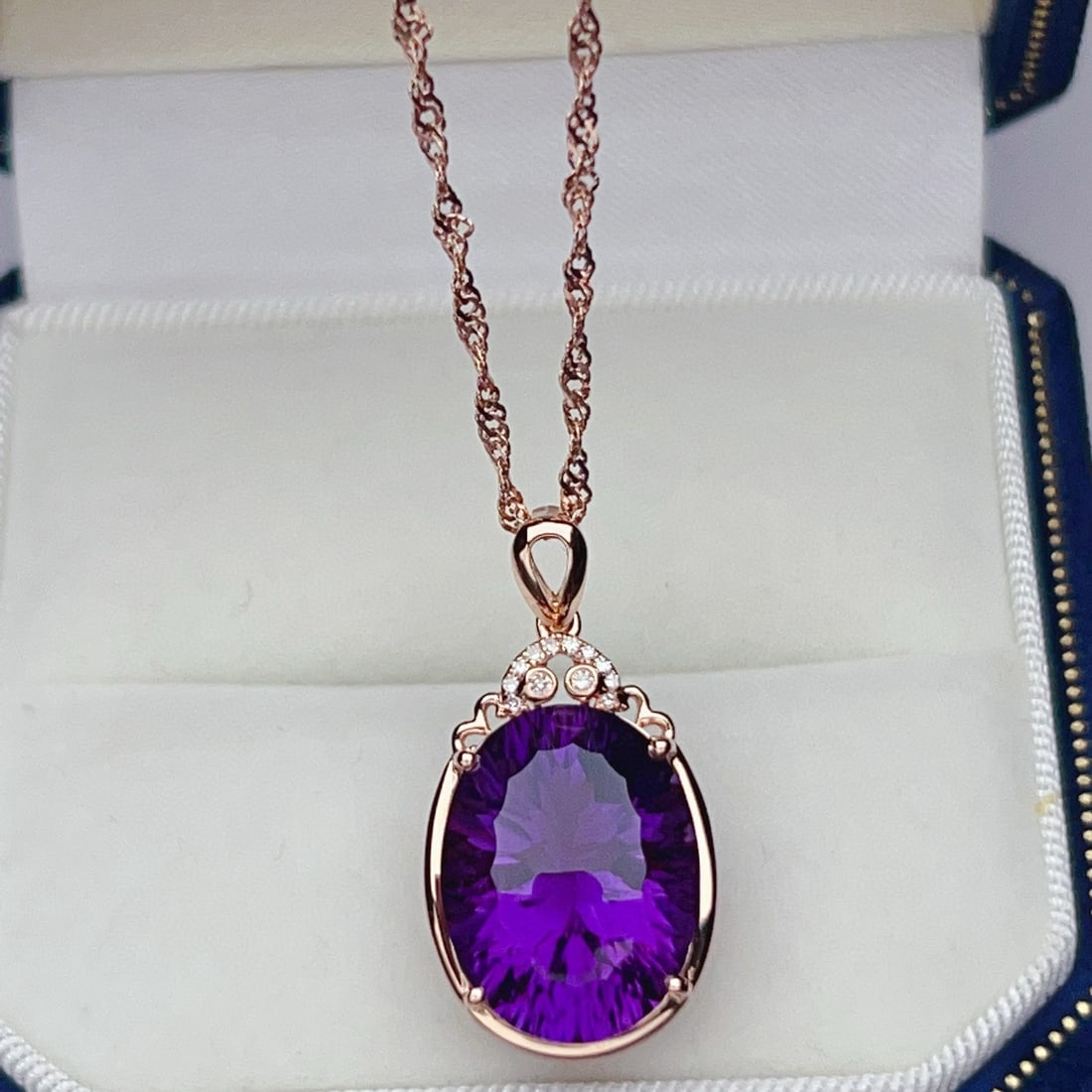14k Gold 8.14 Ctw Natural Amethyst & Diamond Pendant( Without Chain ): Ref:231061228 // gold content:14k gold // main gemstone:amethyst // shape:oval // carat weight:8. 1ct // color:purple // treatment:natural // // adjacent gemstone 2 : diamond // number of stones:12