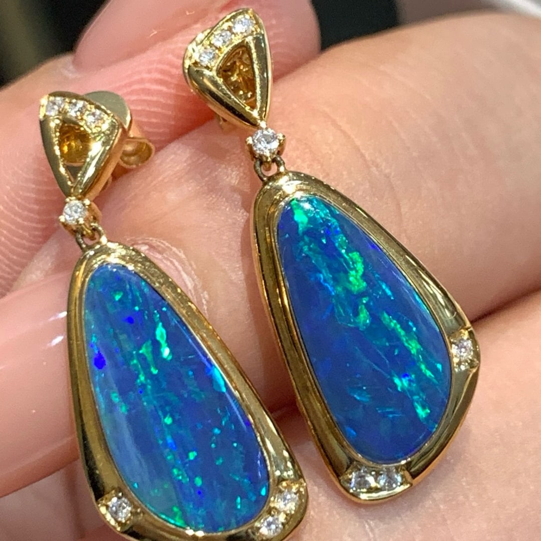 14k Gold 3.01 Ctw Natural Opal & Diamond Earrings: Ref:231061242 // gold content:14k gold // main gemstone:opal // shape:other // carat weight:2. 91ct // color:blue-green // treatment:natural // // adjacent gemstone 2 : diamond // shape:round // carat