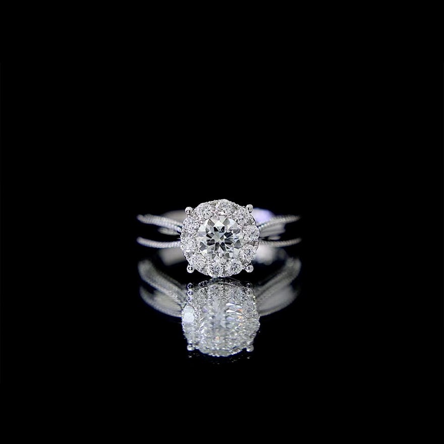 Gia Certified 14k Gold 0.6 Ct Natural E Vvs2 Round Diamond Ring: Ref:231062033 // gold content:14k gold // ring size:7. 25us // // main gemstone:diamond // certified:gia // shape:round // carat weight:0. 6ct // clarity grade:vvs2 // color:e // treatment:natural // 
