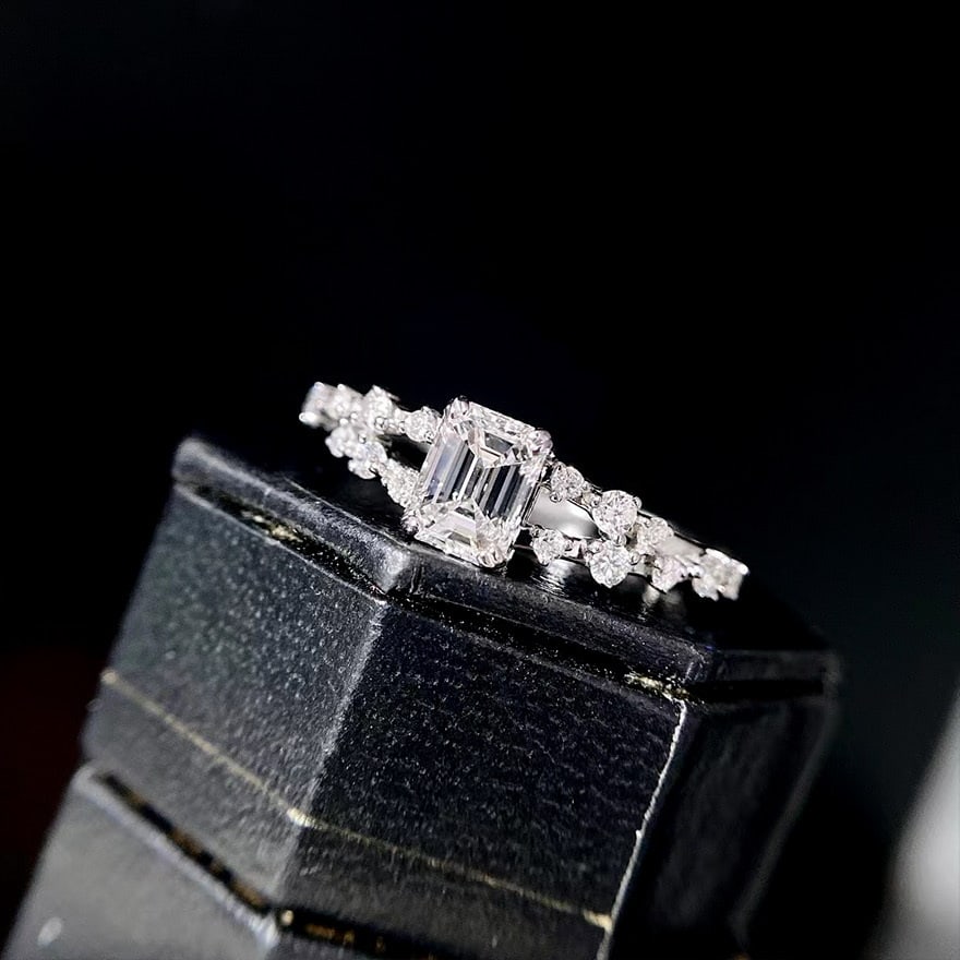 Gia Certified 14k Gold 0.5 Ct Natural E Si1 Emerald Diamond Ring - 4