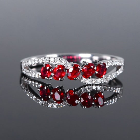 14k Gold 0.62 Ctw Natural Ruby & Diamond Ring: Ref:231062037 // gold content:14k gold // ring size:7. 25us // // main gemstone:ruby // shape:oval // carat weight:0. 5ct // color:red // treatment:natural // // adjacent gemstone 2 : diamond //