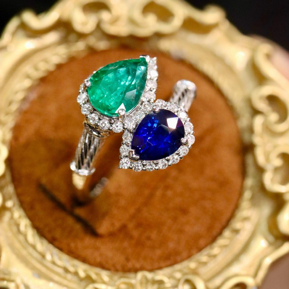 14k Gold 2.25 Ctw Natural Emerald & Sapphire & Toi Et Moi Ring - 3