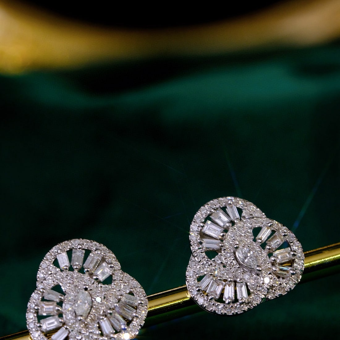 14k Gold 0.86 Ct Natural H Diamond Earrings - 3