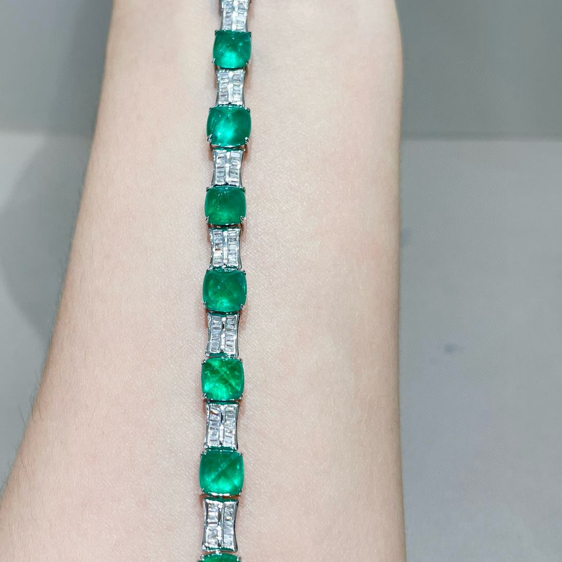 14k Gold 14.5 Ct Natural Emerald & Diamond Bracelet - 2