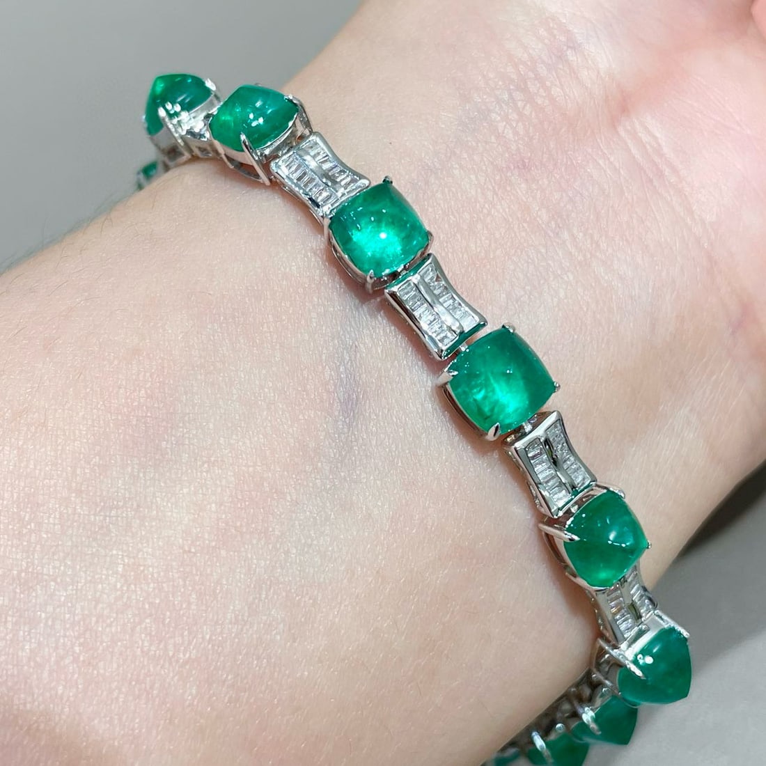 14k Gold 14.5 Ct Natural Emerald & Diamond Bracelet - 4