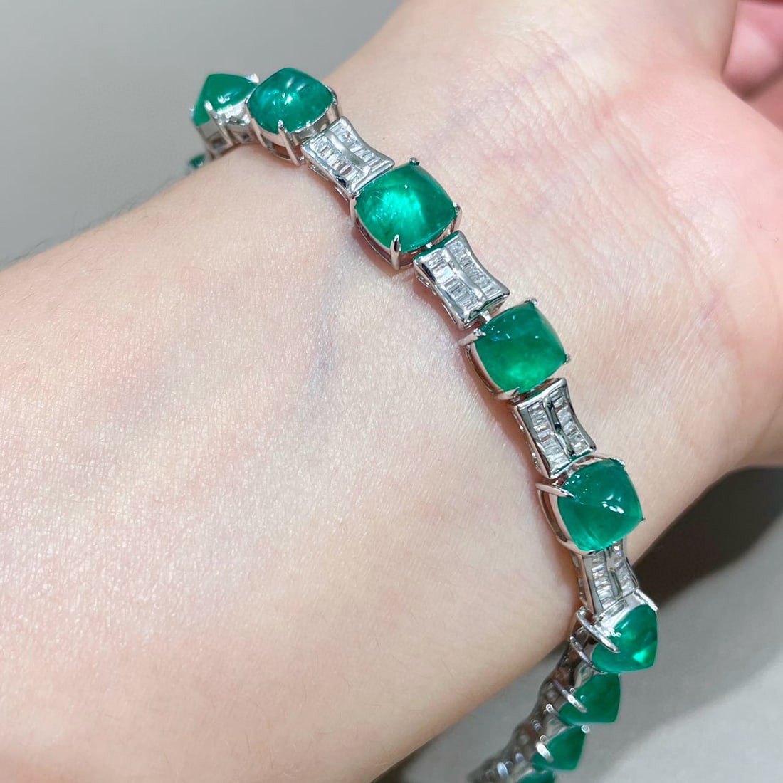 14k Gold 14.5 Ct Natural Emerald & Diamond Bracelet - 5
