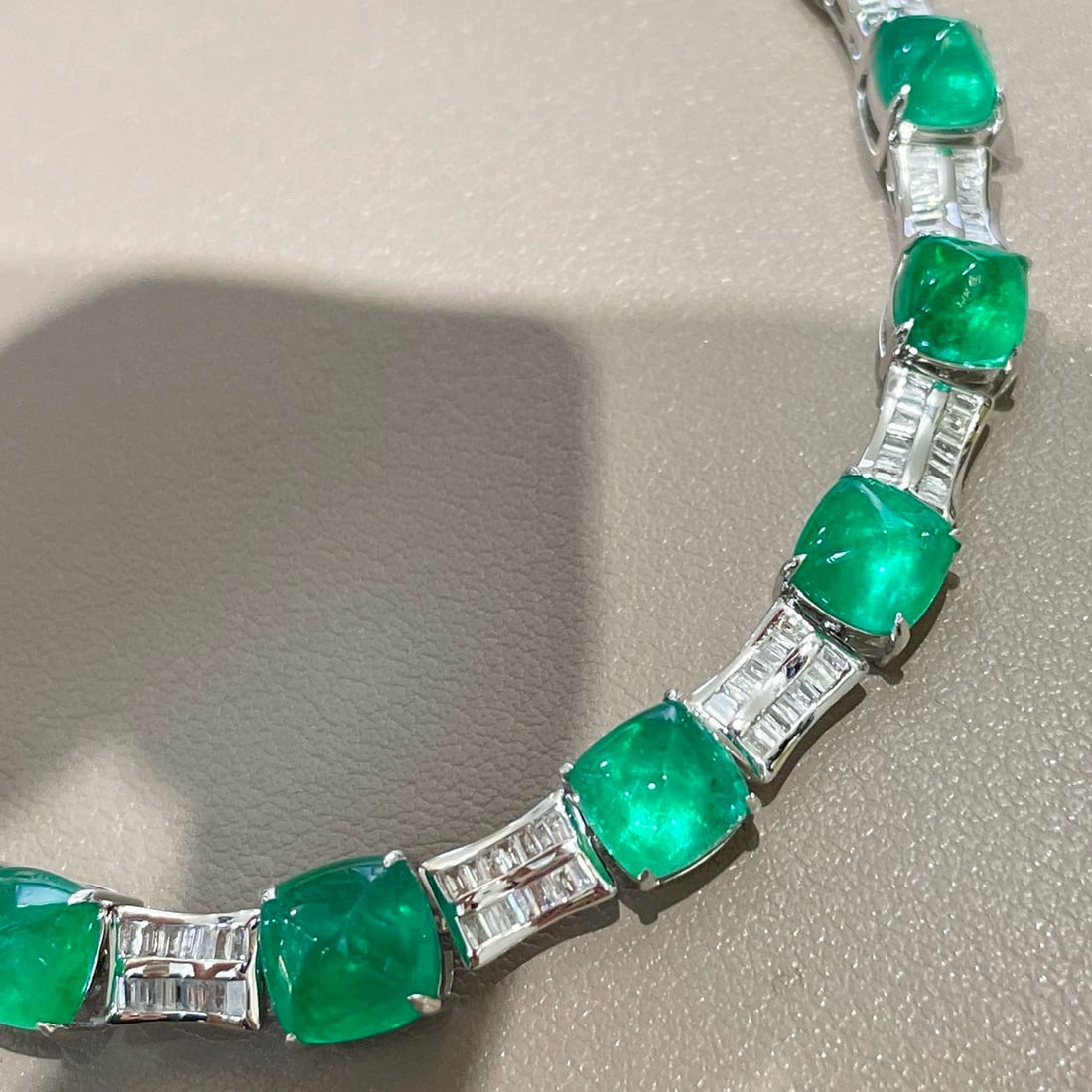 14k Gold 14.5 Ct Natural Emerald & Diamond Bracelet - 6