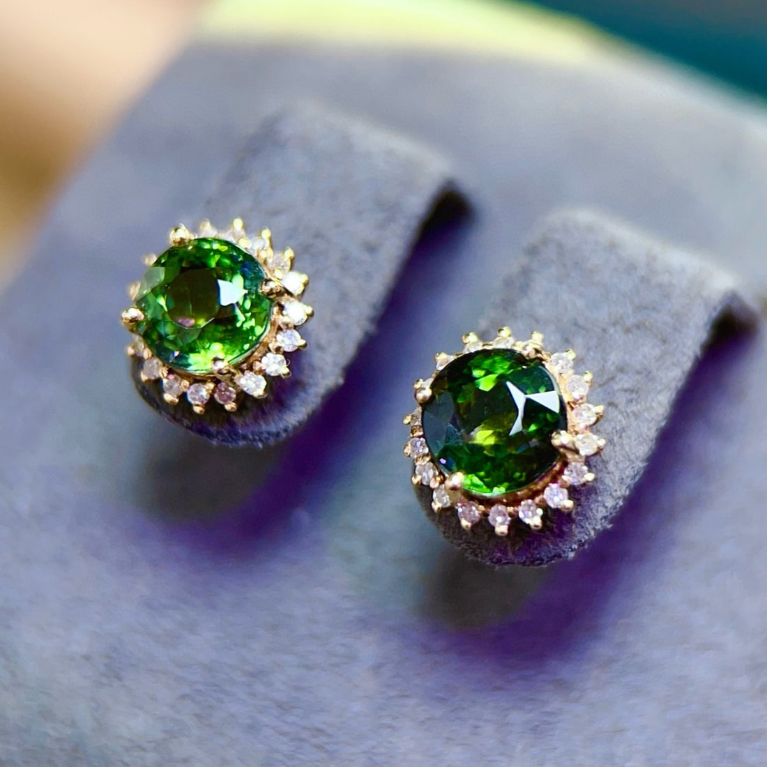 14k Gold 1.9 Ct Natural Tourmaline & Diamond Earrings: Ref:231062076 // gold content:14k gold // main gemstone:tourmaline // shape:round // carat weight:1. 9ct // color:green // treatment:natural // cut grade:g // // adjacent gemstone 2 : diamond //