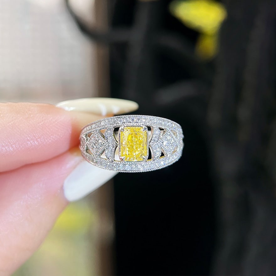 14k Gold 1.42 Ctw Natural Yellow Diamond & Diamond Ring: Ref:231062078 // gold content:14k gold // ring size:7. 25us // // main gemstone:yellow diamond // shape:radiant // carat weight:1ct // color:yellow // treatment:natural // // adjacent gemstone 2 : dia