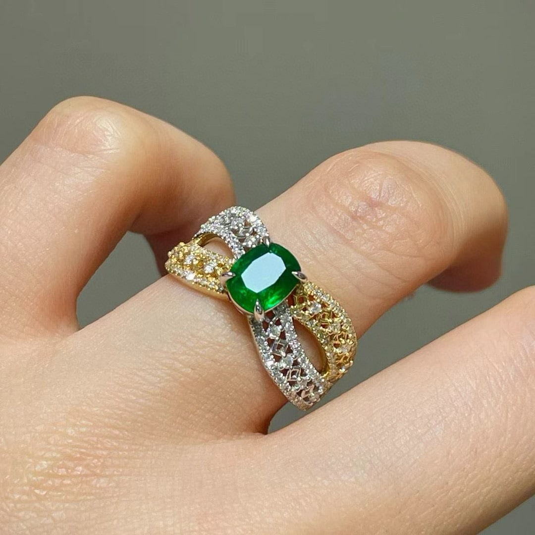 14k Gold 0.9 Ct Vivid Green Natural Emerald & Diamond Ring - 6