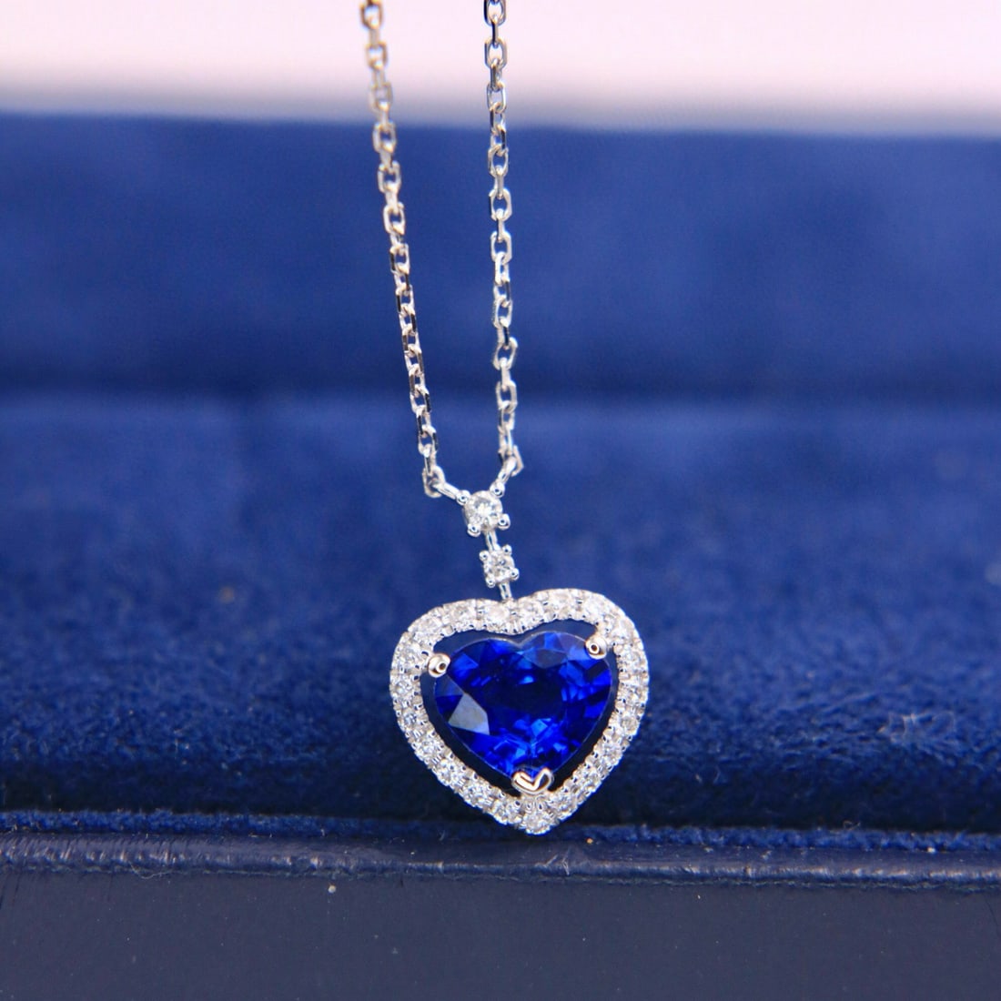 14k Gold 0.97 Ctw Natural Sapphire & Diamond Necklace - 3