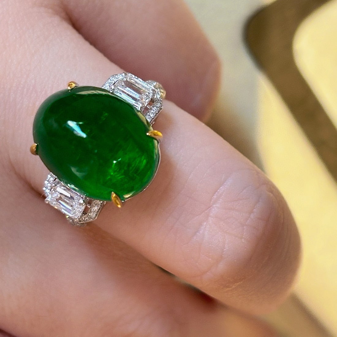 14k Gold 9 Ct Vivid Green Natural Emerald & Diamond Ring: Ref:231062112 // gold content:14k gold // ring size:7. 25us // // main gemstone:emerald // shape:oval // carat weight:9ct // color:vivid green // treatment:natural // // adjacent gemstone 2 : diamond 