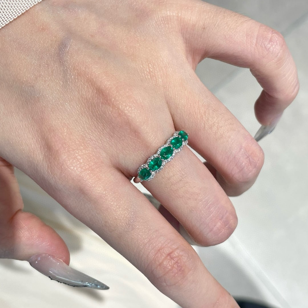 14k Gold 0.78 Ct Vivid Green Natural Emerald & Diamond Ring - 4