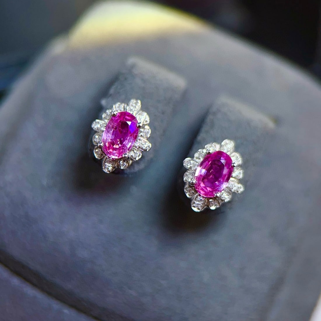 14k Gold 1.39 Ctw Natural Sapphire & Diamond Earrings: Ref:231062125 // gold content:14k gold // main gemstone:sapphire // shape:oval // carat weight:1. 3ct // color:pink // treatment:natural // // adjacent gemstone 2 : diamond // number of stones:32 //