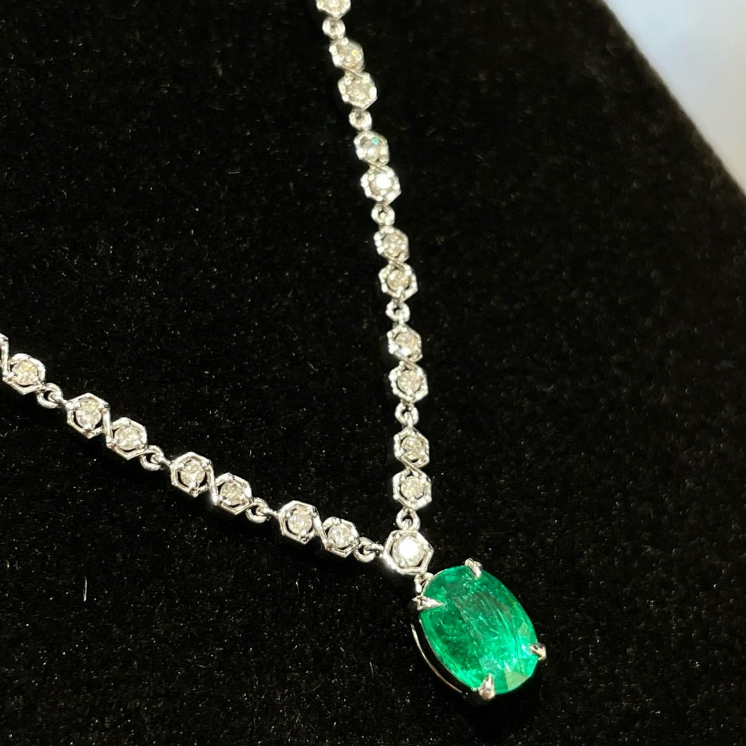 14k Gold 1.00 Ct Vivid Green Natural Emerald & Diamond Necklace - 2