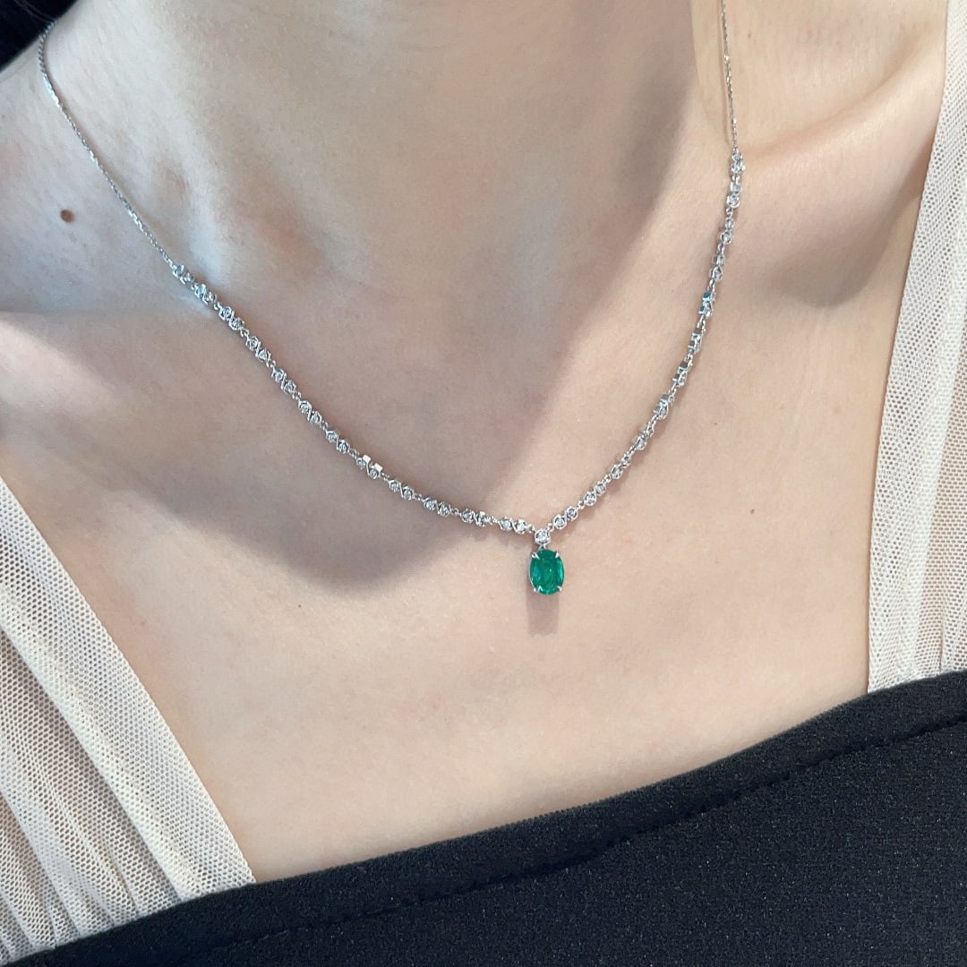 14k Gold 1.00 Ct Vivid Green Natural Emerald & Diamond Necklace - 5