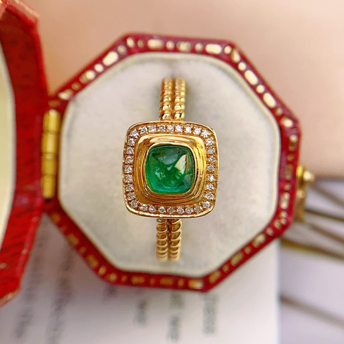 14k Gold 0.60 Ct Vivid Green Natural Emerald & Diamond Ring - 5