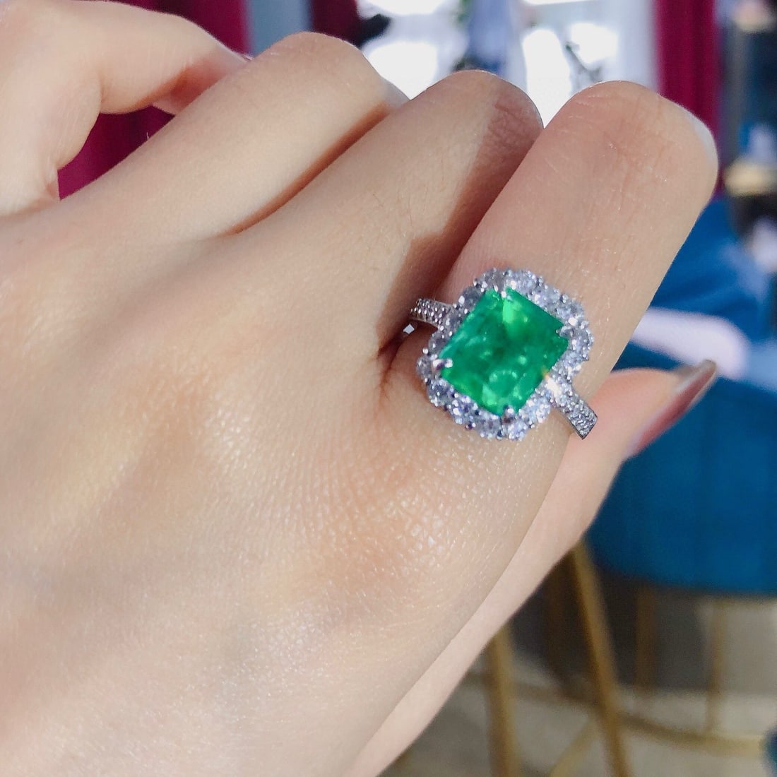 14k Gold 4.11 Ctw Vivid Green Natural Emerald & Diamond Ring - 3