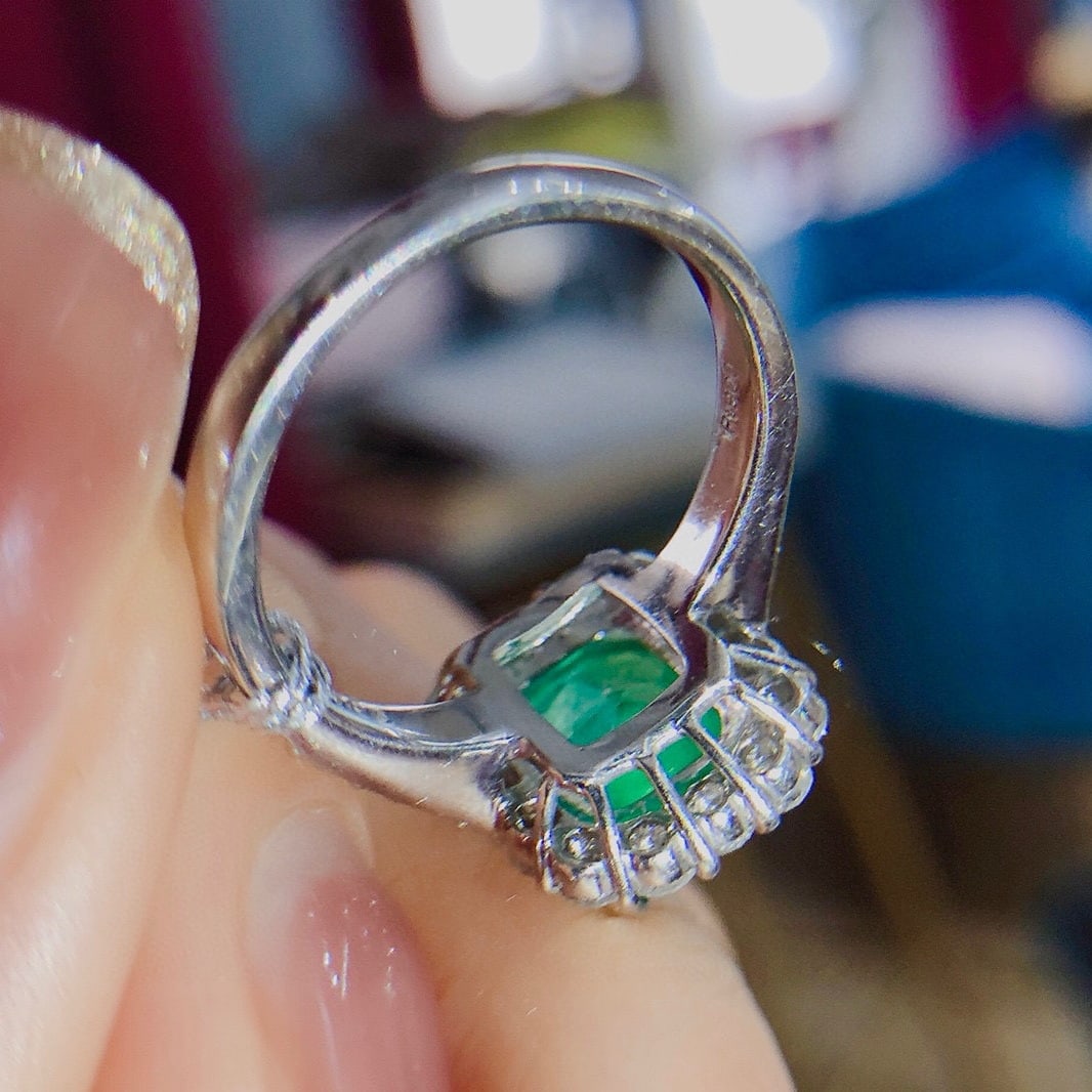 14k Gold 4.11 Ctw Vivid Green Natural Emerald & Diamond Ring - 4