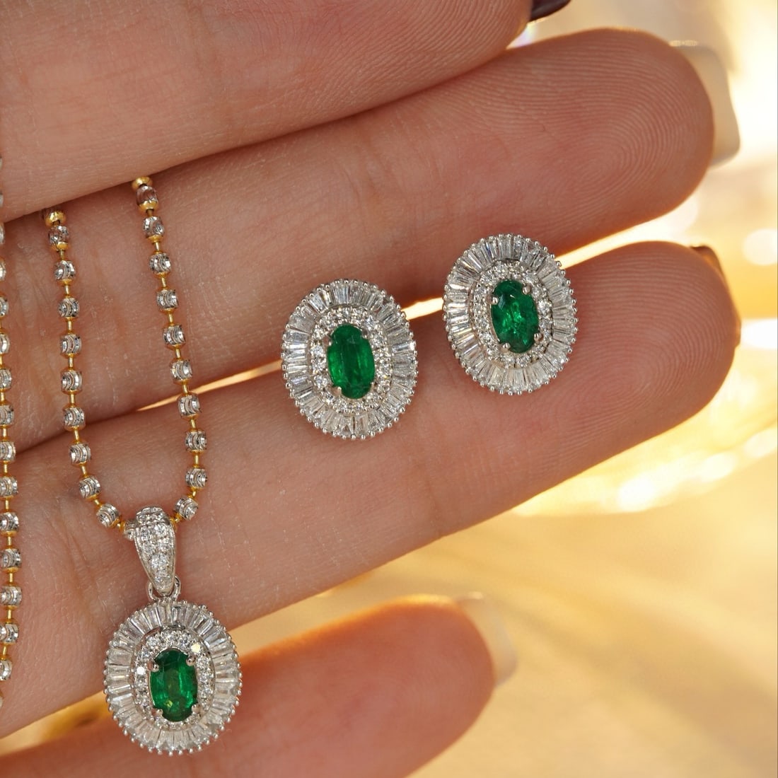 14k Gold 1.53 Ctw Vivid Green Natural Emerald & Diamond Jewelry Set - 3