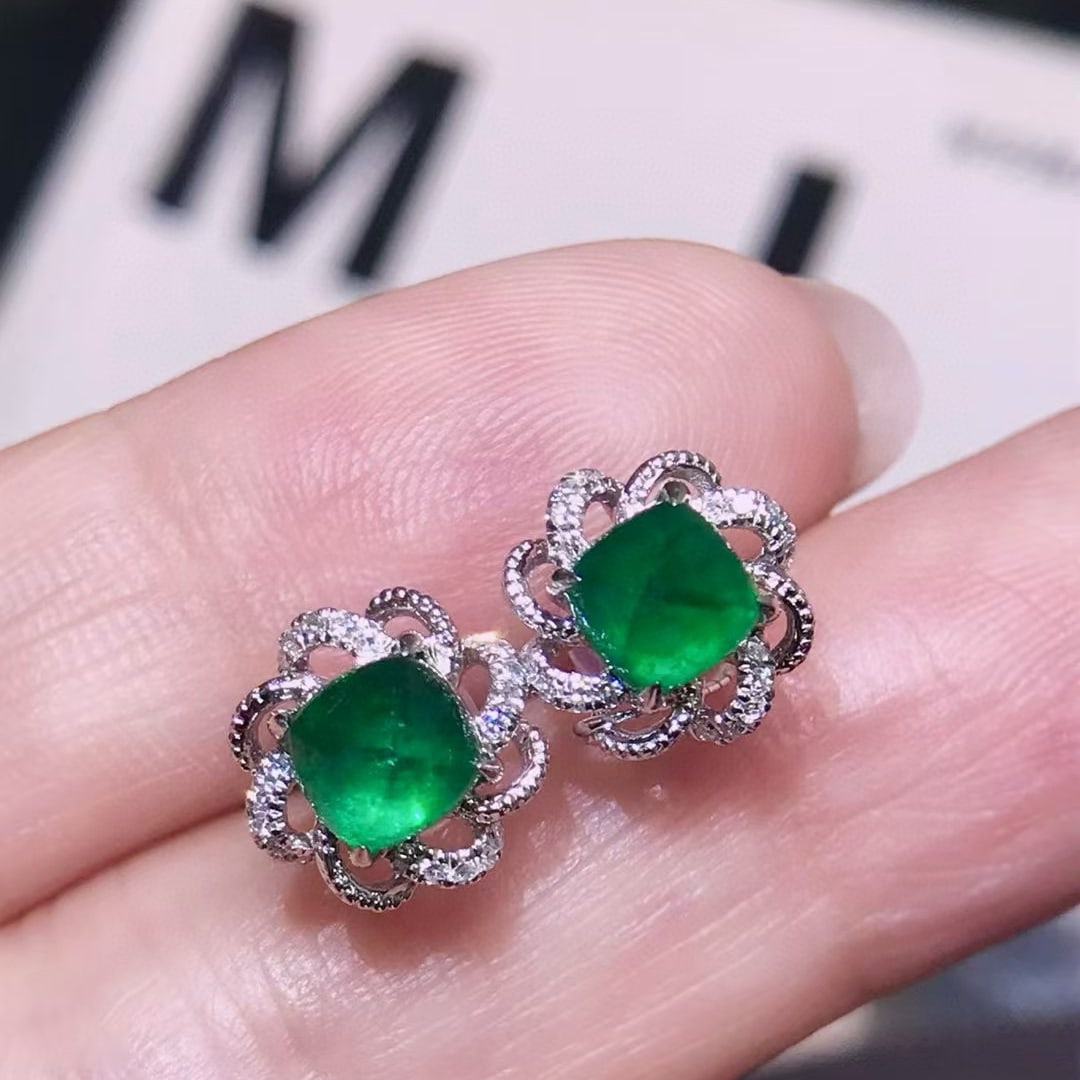 14k Gold 1.6 Ct Vivid Green Natural Emerald & Diamond Earrings - 2
