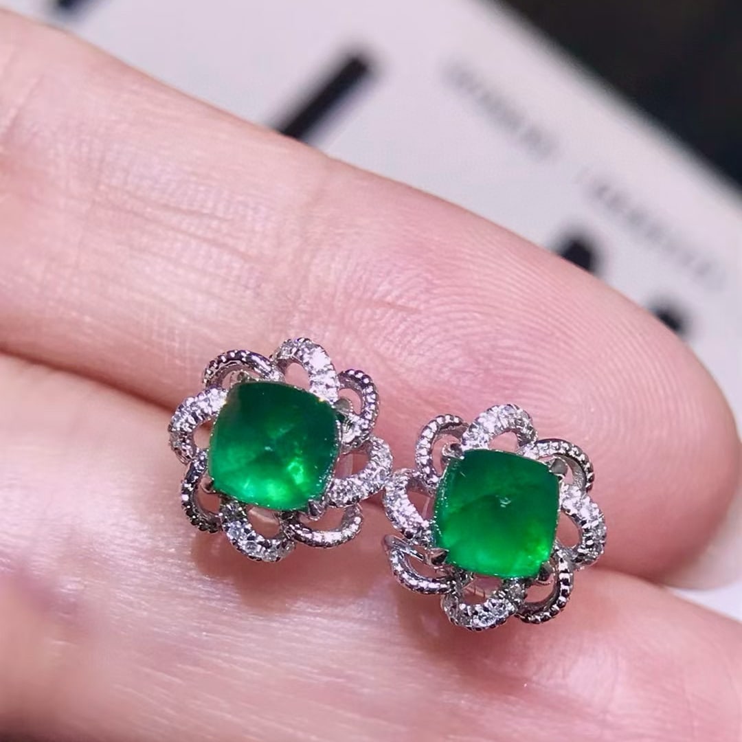 14k Gold 1.6 Ct Vivid Green Natural Emerald & Diamond Earrings - 3