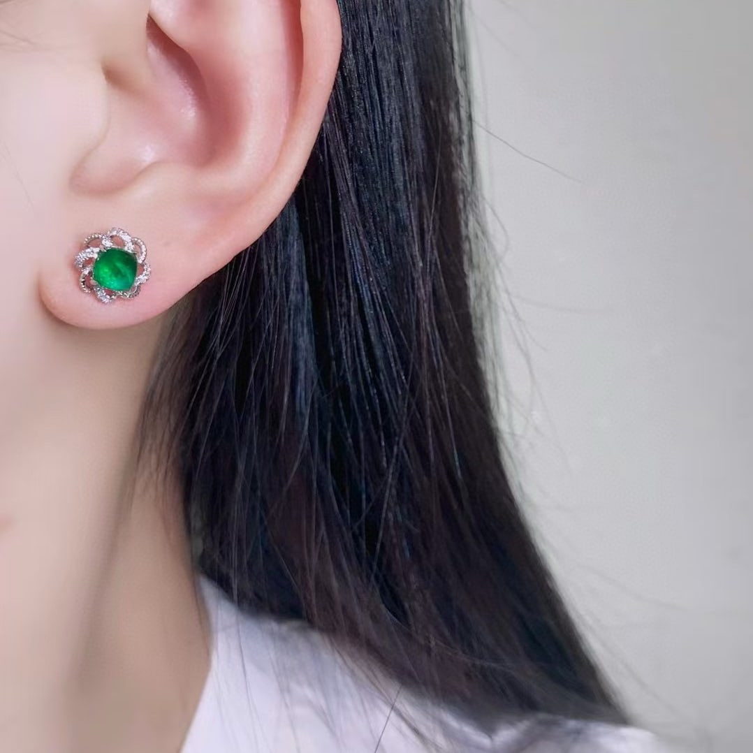 14k Gold 1.6 Ct Vivid Green Natural Emerald & Diamond Earrings - 4