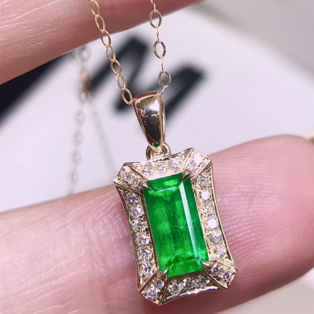 14k Gold 1.02 Ctw Vivid Green Natural Emerald & Diamond Pendant( Without Chain ) - 3