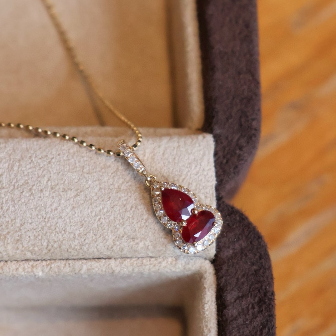 14k Gold 0.65 Ct Natural Ruby & Diamond Pendant( Without Chain ): Ref:231062194 // gold content:14k gold // main gemstone:ruby // shape:multiply // carat weight:0. 65ct // color:pigeonblood red // treatment:natural // // adjacent gemstone 2 : diamond // shape:round