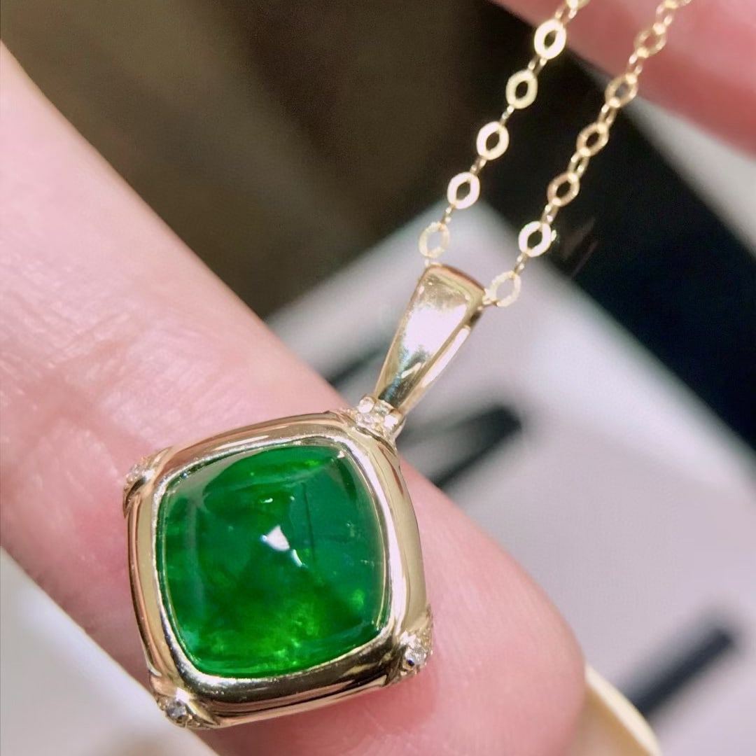 14k Gold 3 Ct Vivid Green Natural Emerald & Diamond Pendant( Without Chain ): Ref:231062198 // gold content:14k gold // main gemstone:emerald // shape:sugar-loaf // carat weight:3ct // color:vivid green // treatment:natural // // adjacent gemstone 2 : diamond // number of