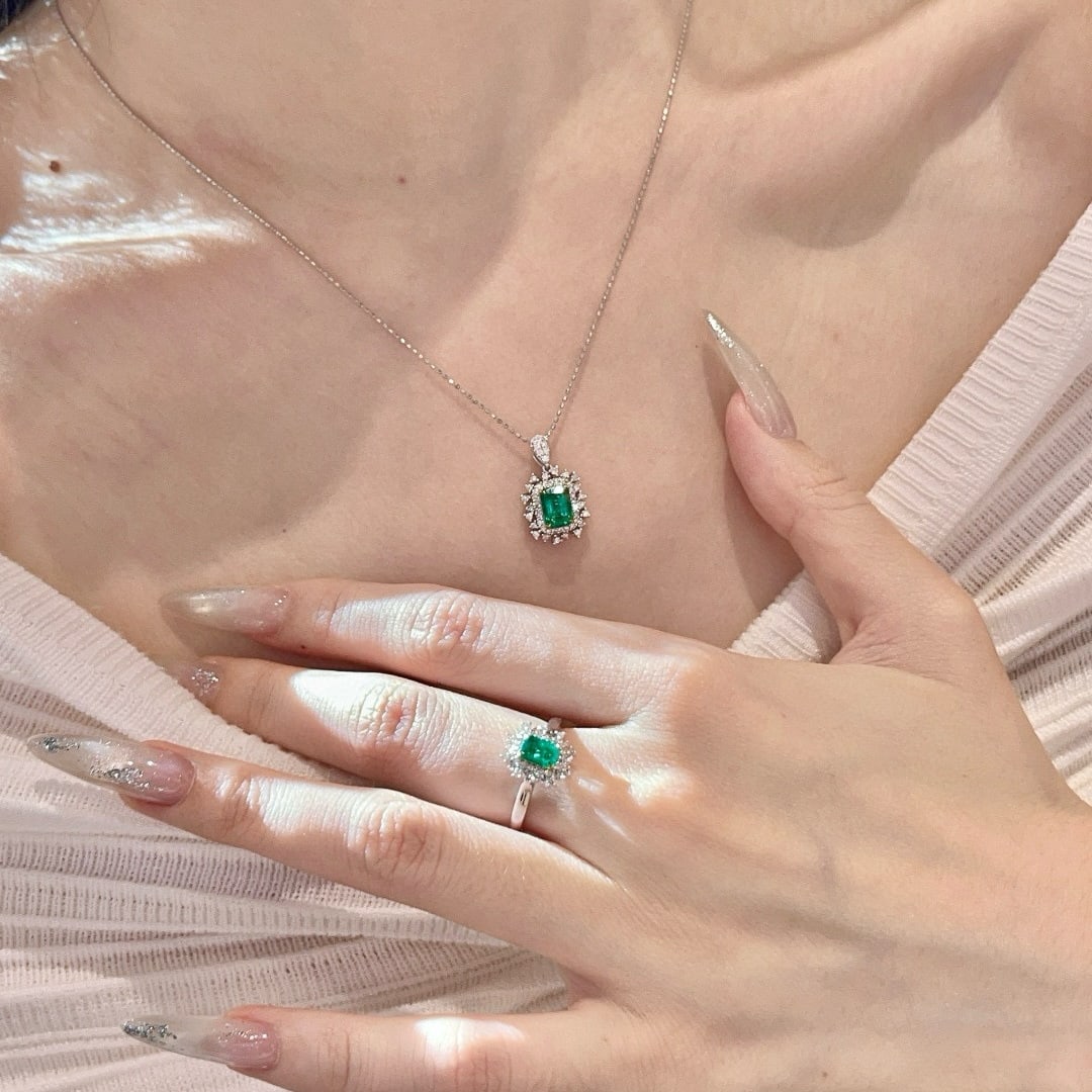 14k Gold 1.00 Ct Vivid Green Natural Emerald & Diamond Pendant( Without Chain ) - 3