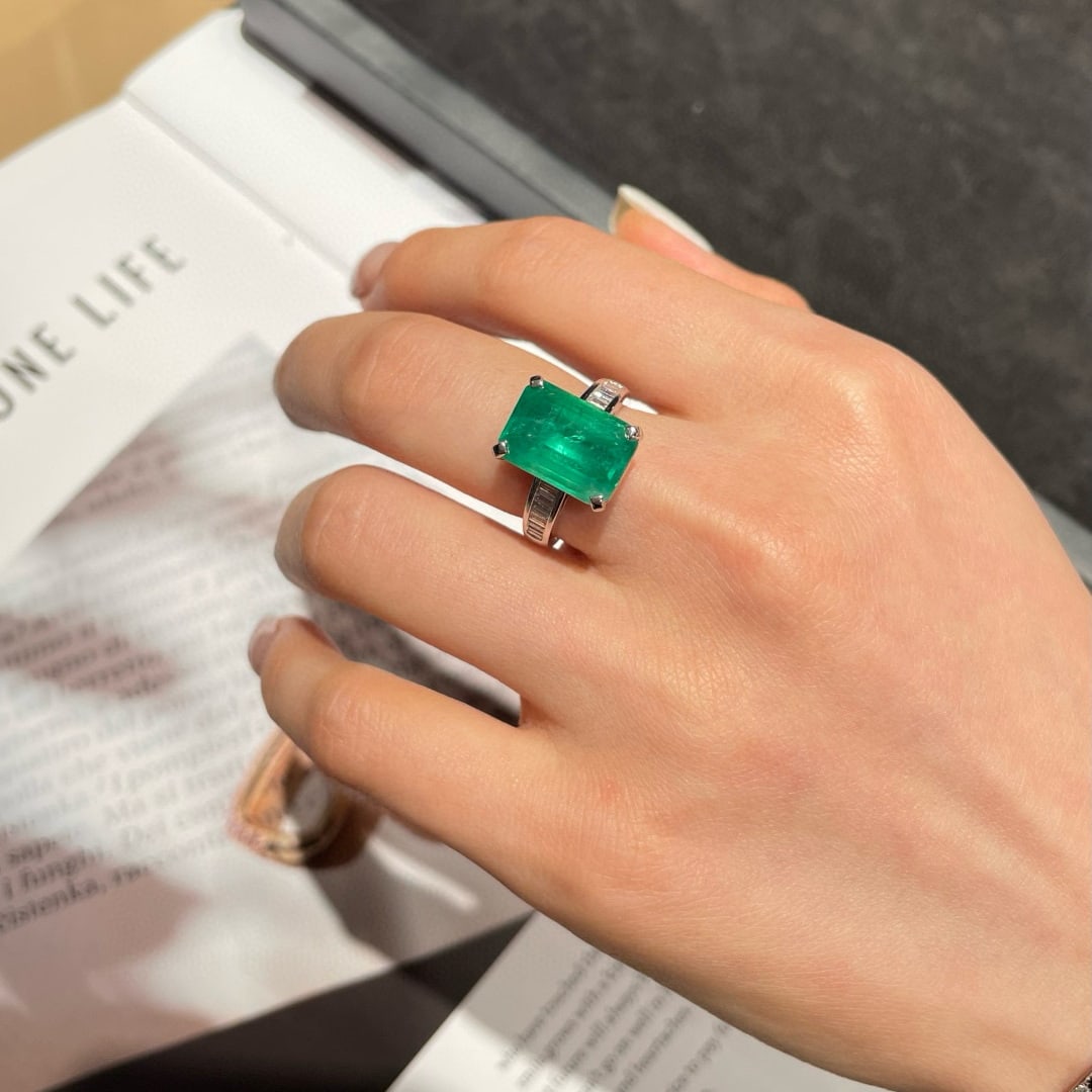 14k Gold 6.6 Ct Natural Emerald & Diamond Ring - 5