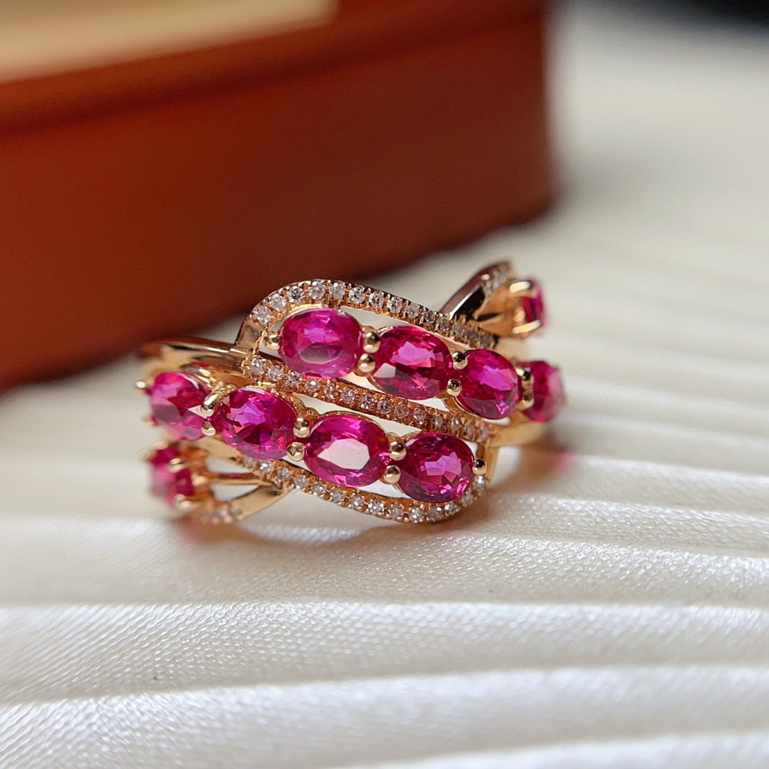 14k Gold 2.65 Ct Natural Ruby & Diamond Ring: Ref:231062259 // gold content:14k gold // ring size:7. 25us // // main gemstone:ruby // shape:oval // carat weight:2. 65ct // color:red // treatment:natural // // adjacent gemstone 2 : diamond //