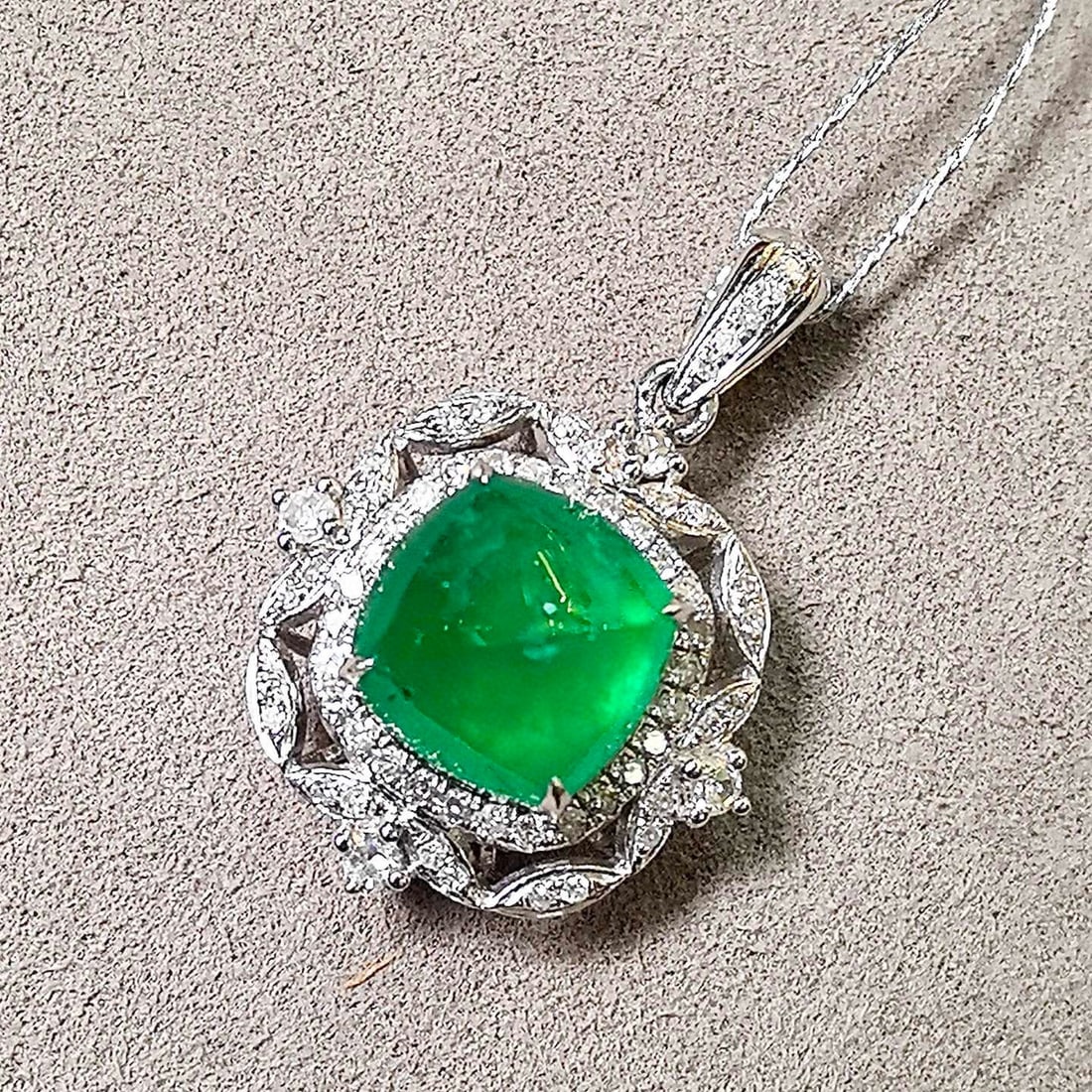 14k Gold 3.74 Ctw Natural Emerald & Diamond Pendant( Without Chain ) - 4