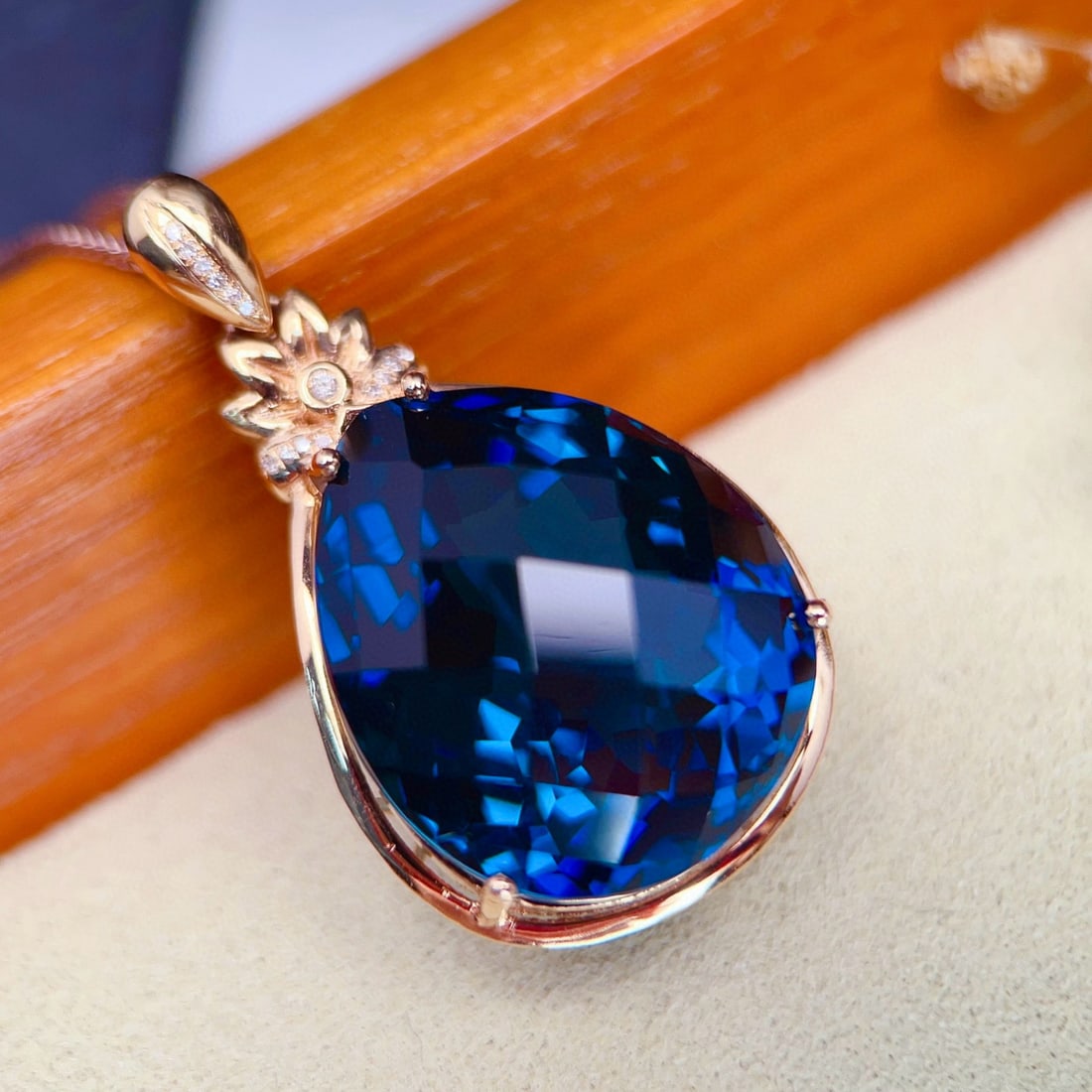 14k Gold 52.7 Ct Natural Topaz & Diamond Pendant( Without Chain ) - 3