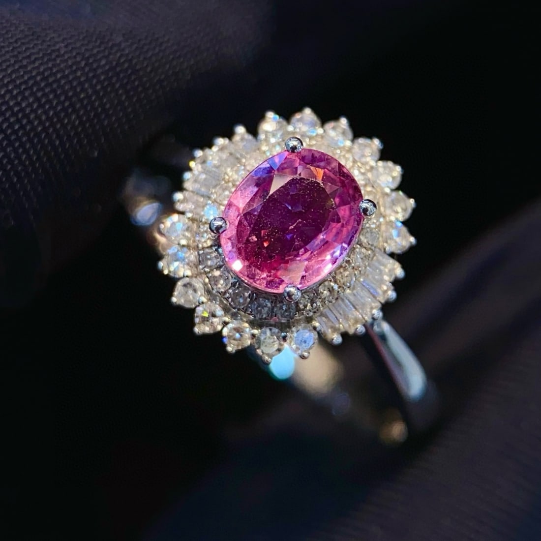 14k Gold 0.7 Ct Natural Padparadscha Sapphire & Diamond Ring: Ref:231062291 // gold content:14k gold // ring size:7. 25us // // main gemstone:padparadscha sapphire // shape:oval // carat weight:0. 7ct // color:orangish pink // treatment:natural // // adjacent ge