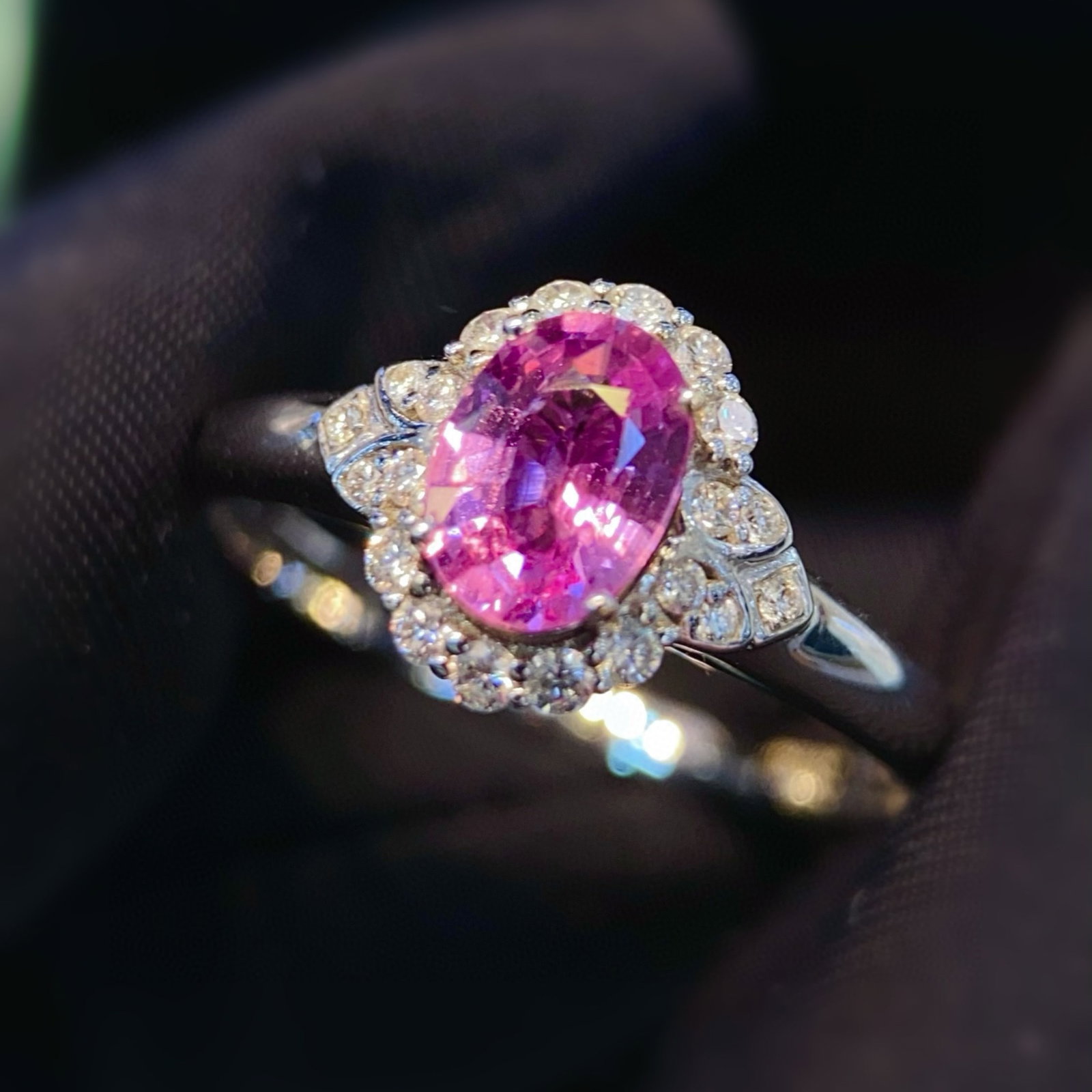 14k Gold 0.95 Ct Natural Padparadscha Sapphire & Diamond Ring - 2