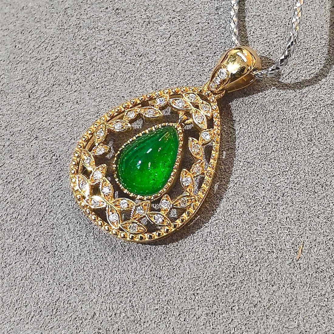 14k Gold 0.92 Ct Vivid Green Natural Emerald & Diamond Pendant( Without Chain ) - 3