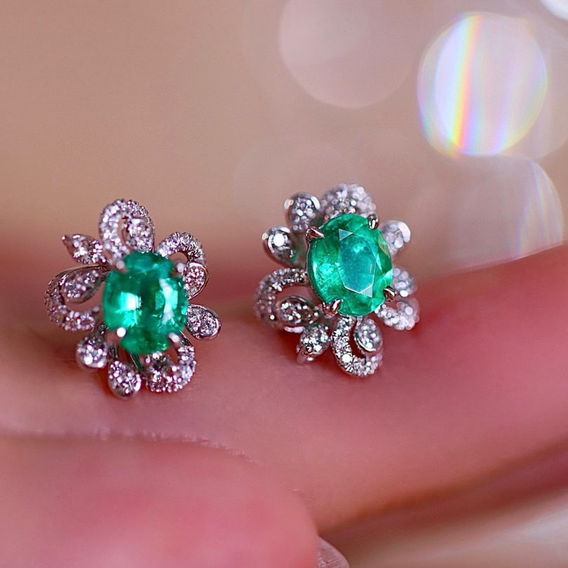 14k Gold 1.41 Ctw Natural Emerald & Diamond Earrings - 3
