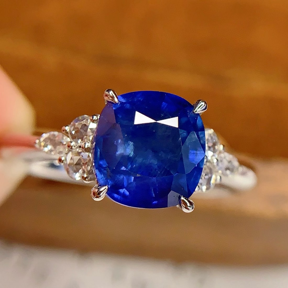 14k Gold 2.65 Ct Vivid Blue Natural Sapphire & Diamond Ring - 2