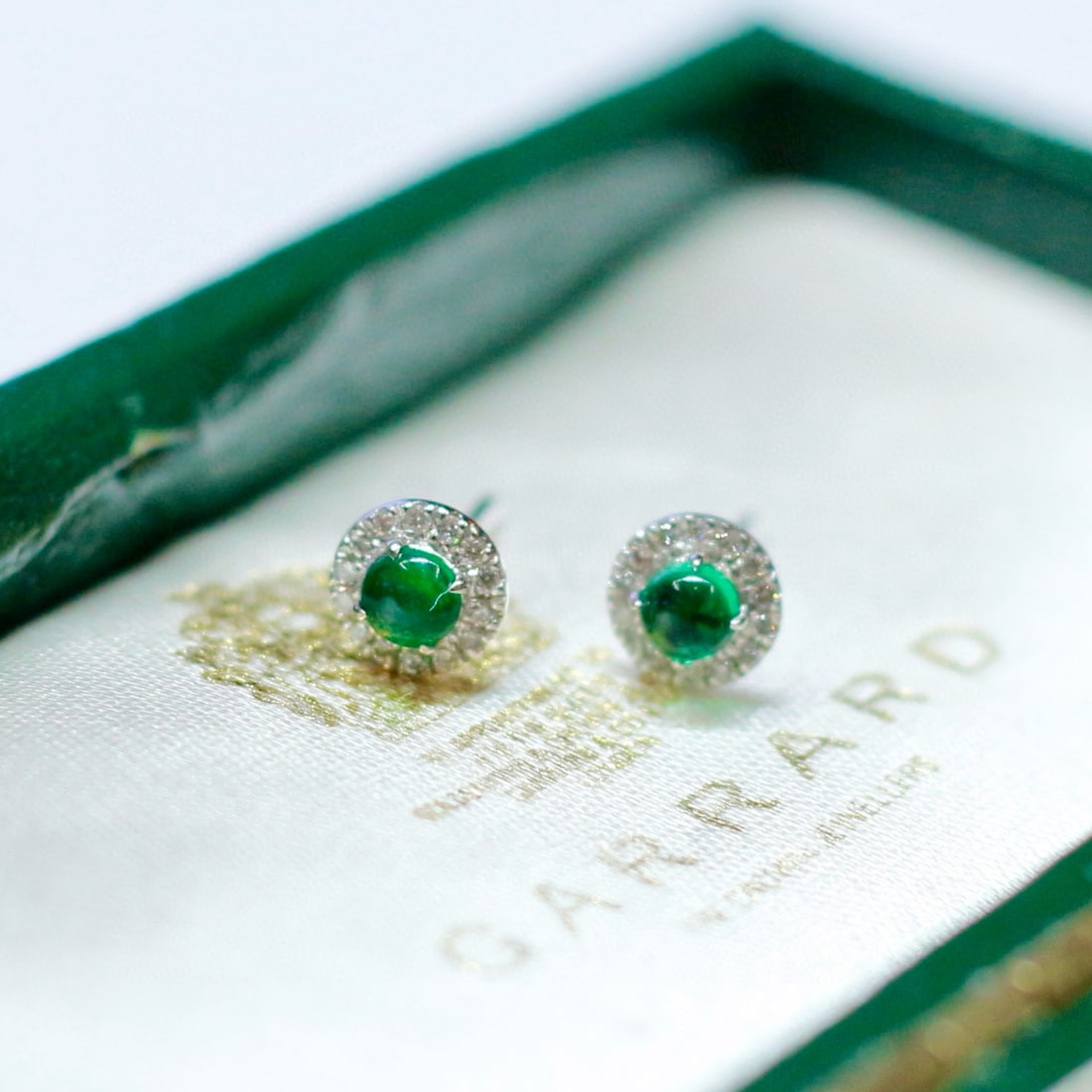 14k Gold 0.28 Ctw Vivid Green Natural Emerald & Diamond Earrings - 3