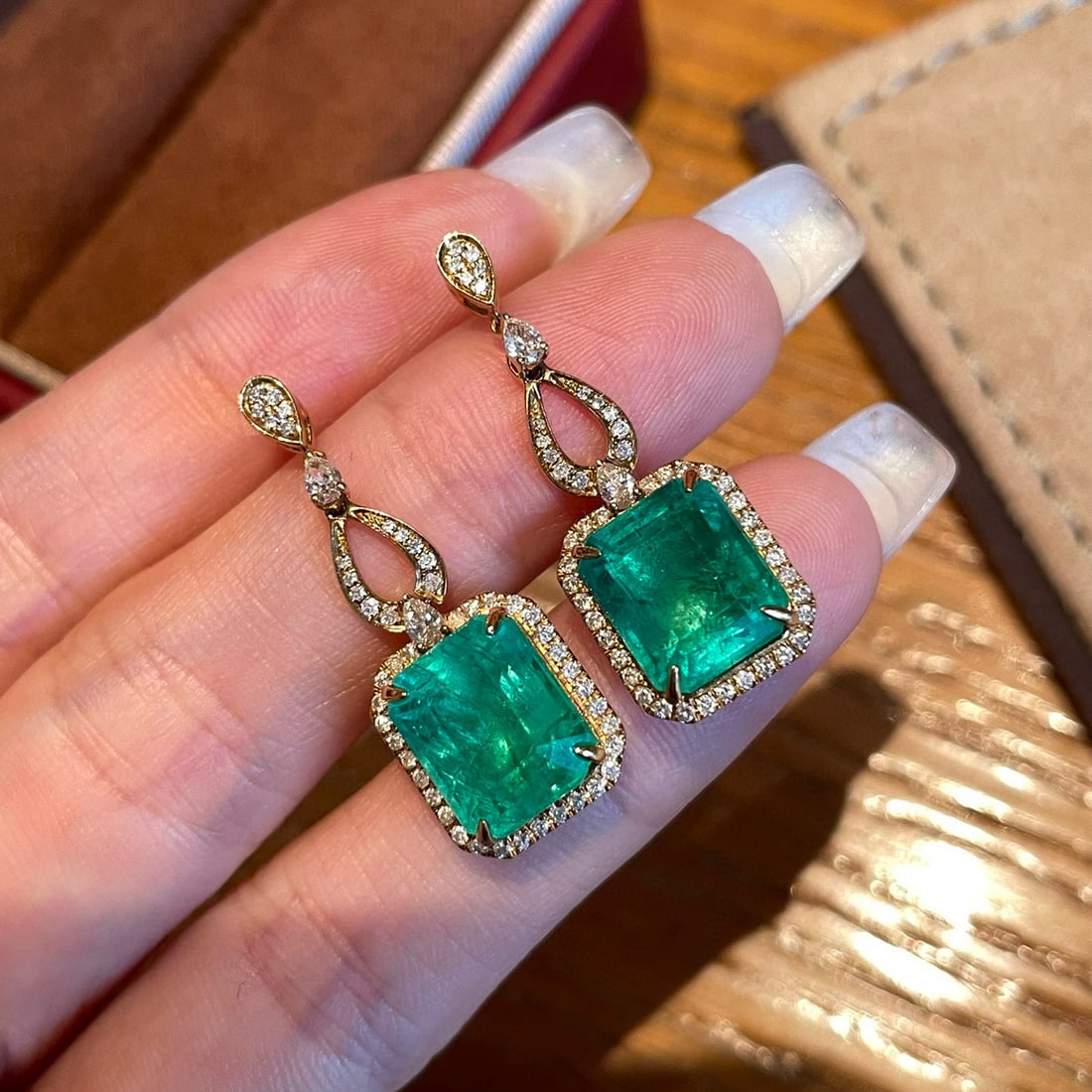 14k Gold 8.38 Ct Natural Emerald & Diamond Earrings - 5