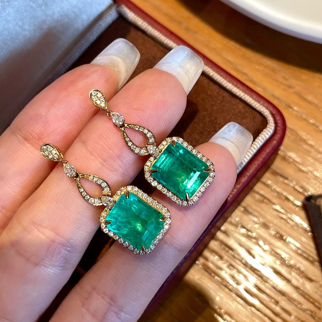 14k Gold 8.38 Ct Natural Emerald & Diamond Earrings - 7
