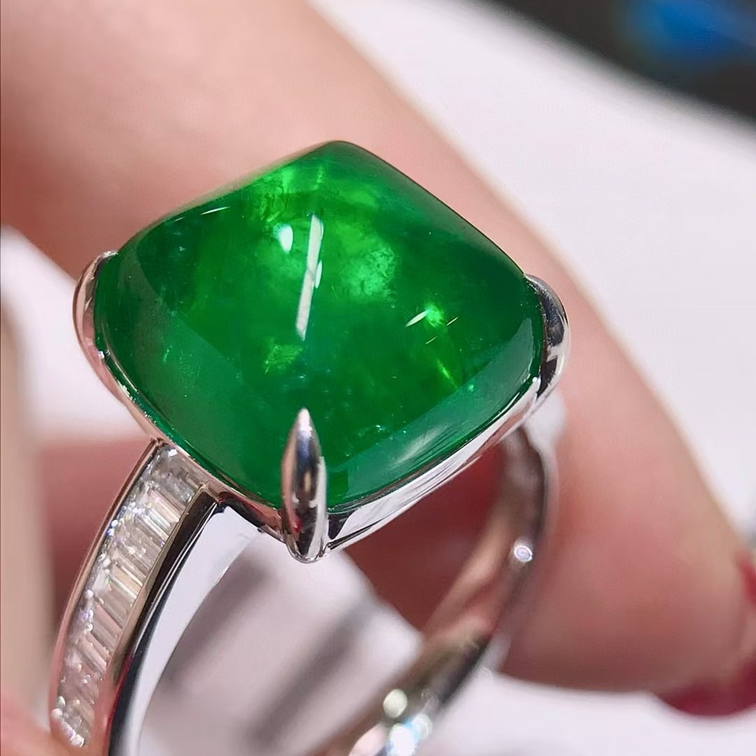 14k Gold 7.76 Ctw Vivid Green Natural Emerald & Diamond Ring - 4