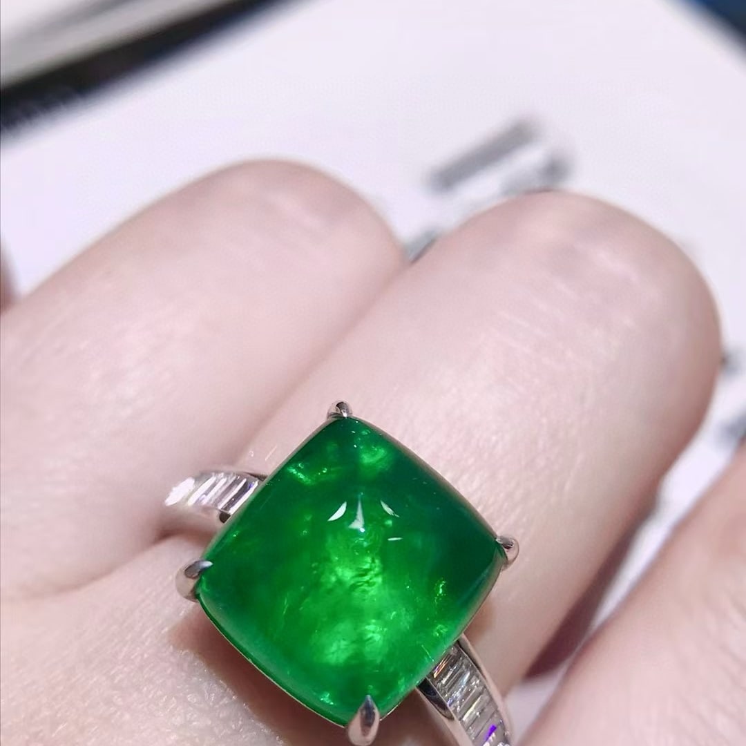 14k Gold 7.76 Ctw Vivid Green Natural Emerald & Diamond Ring - 5