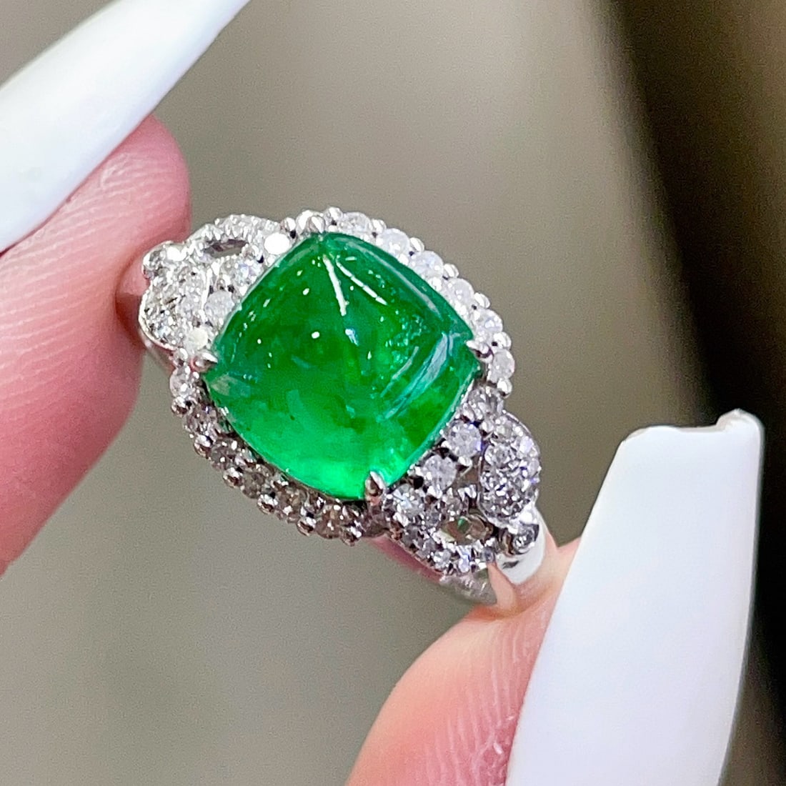 14k Gold 2.95 Ct Vivid Green Natural Emerald & Diamond Ring - 2