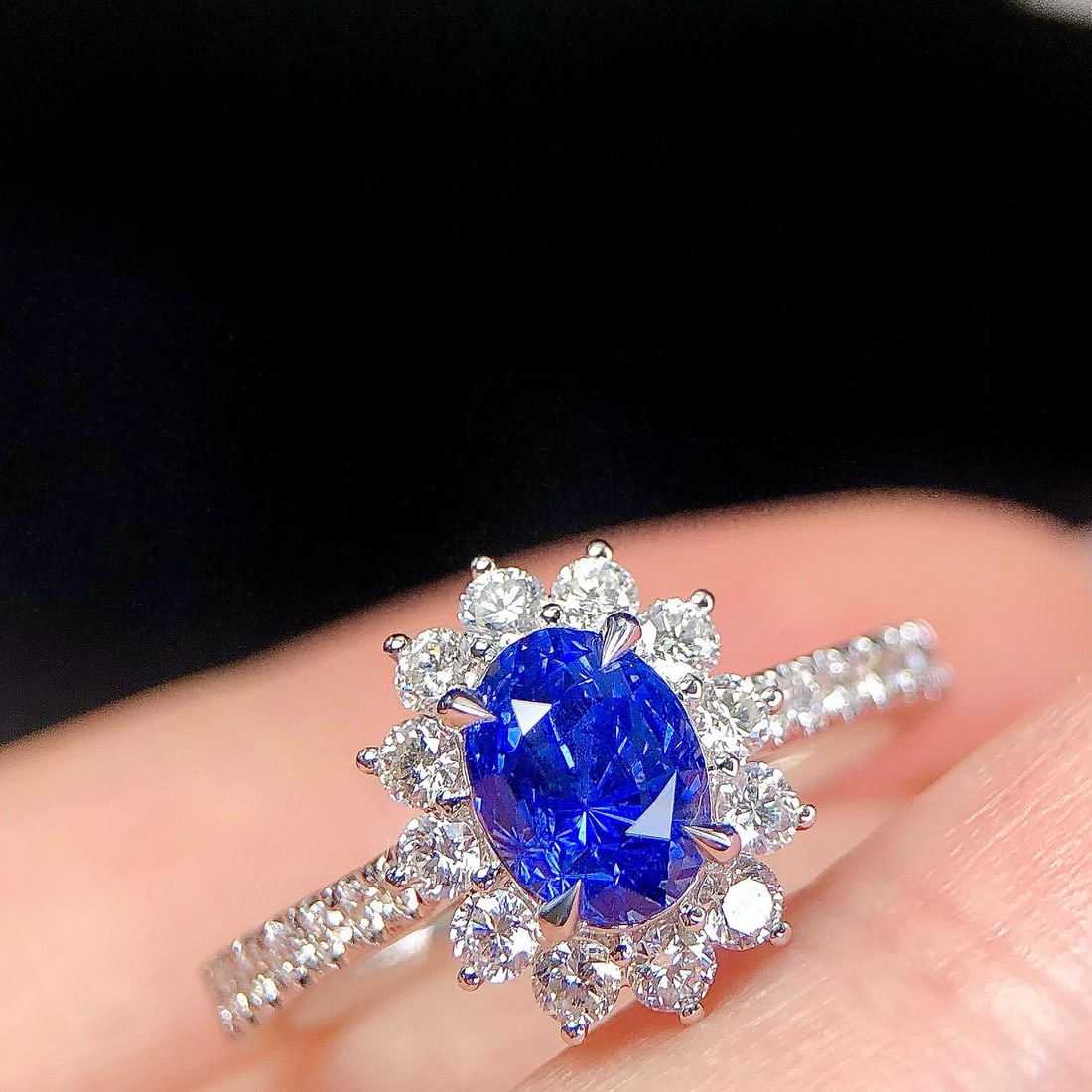 14k Gold 2.24 Ctw Natural Sapphire & Diamond Ring - 3