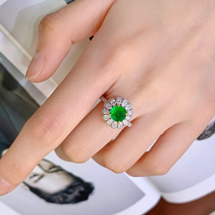 14k Gold 2.58 Ctw Vivid Green Natural Emerald & Diamond Ring - 3